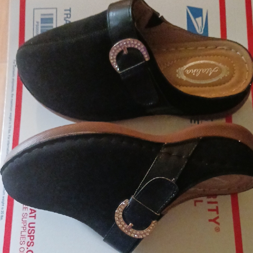 Black Slip-On Lightweight Shoes#buckle Design